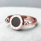 bague-anti-stress-chiffres-romains-avec-piece-rotative-bronze-situation