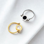 bague-anti-stress-chiffres-romains-avec-piece-rotative-situation-2