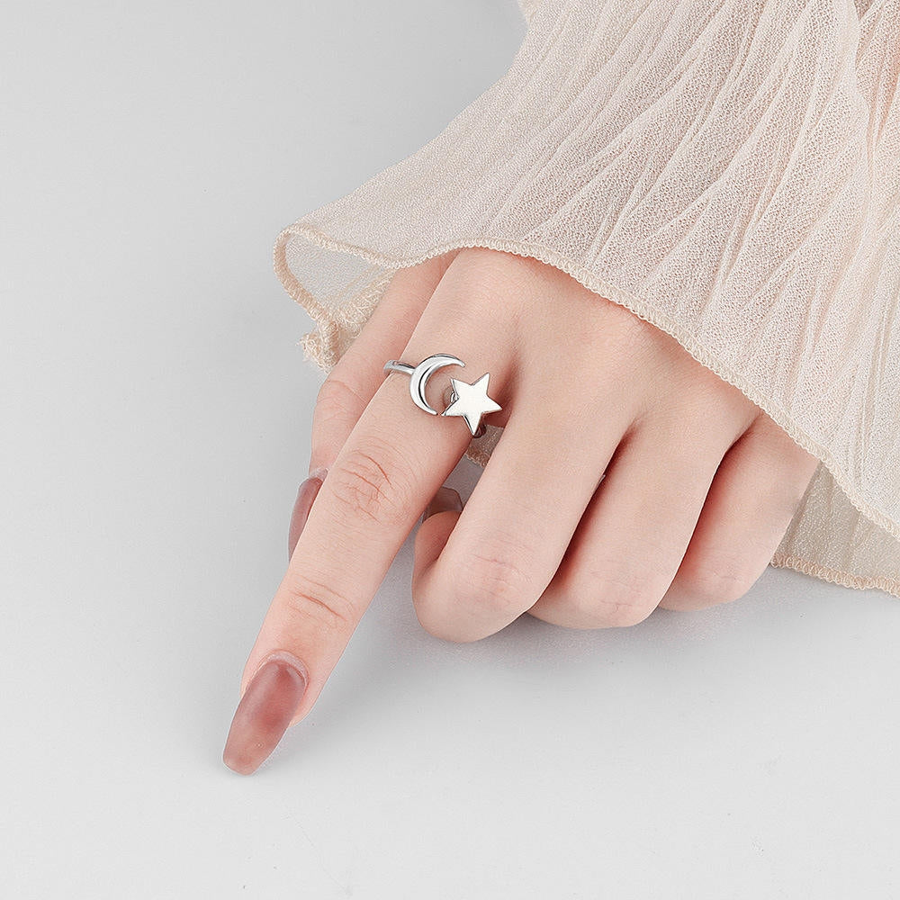 bague-anti-stress-etoile-rotative-lune-en-argent-astra-situation